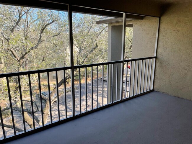 Building Photo - 623 Dory Ln