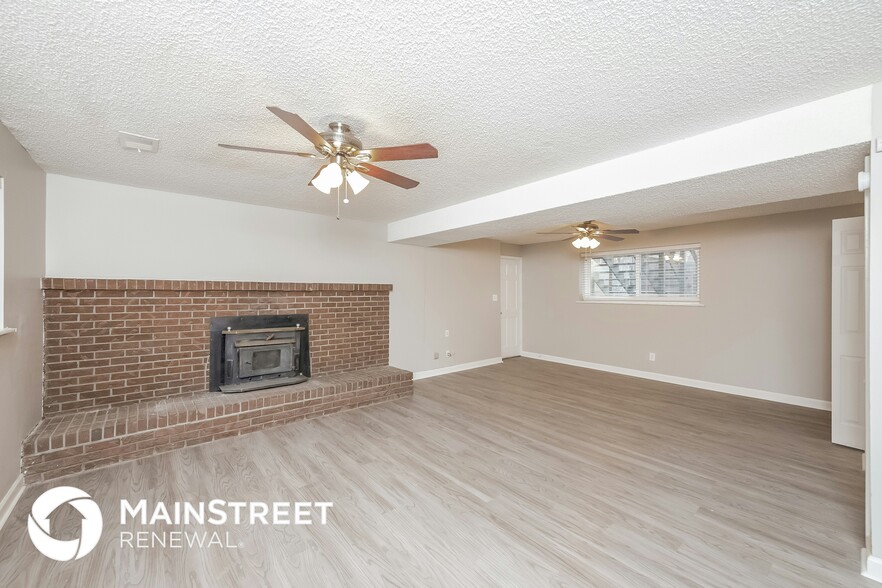 Building Photo - 7471 Teller St