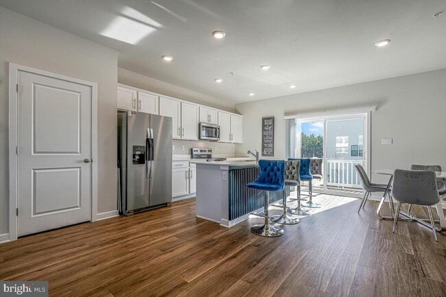 Building Photo - 313 Soft Rush Ln