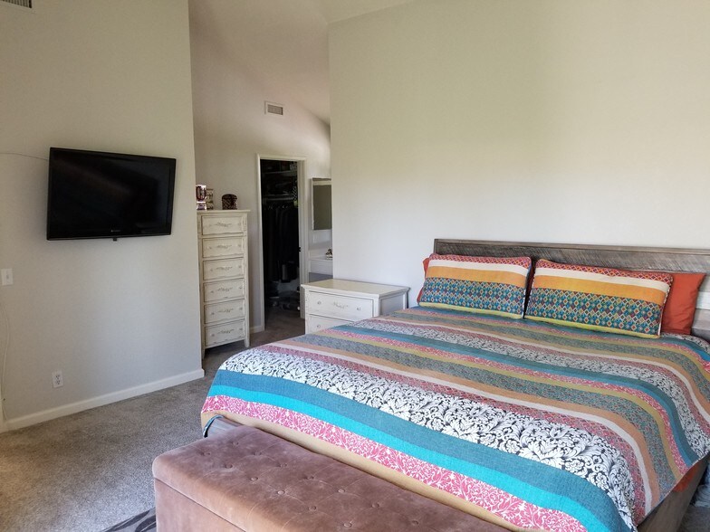 Master bedroom - 8830 Via Andar