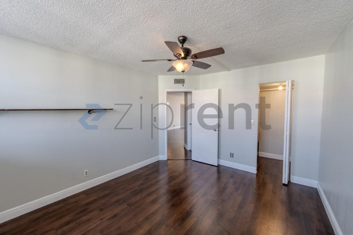 Building Photo - Unit 430C