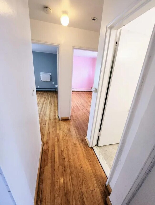 Building Photo - 204 Woodcliff Ave