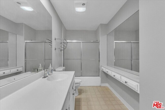 Building Photo - 4647 Willis Ave