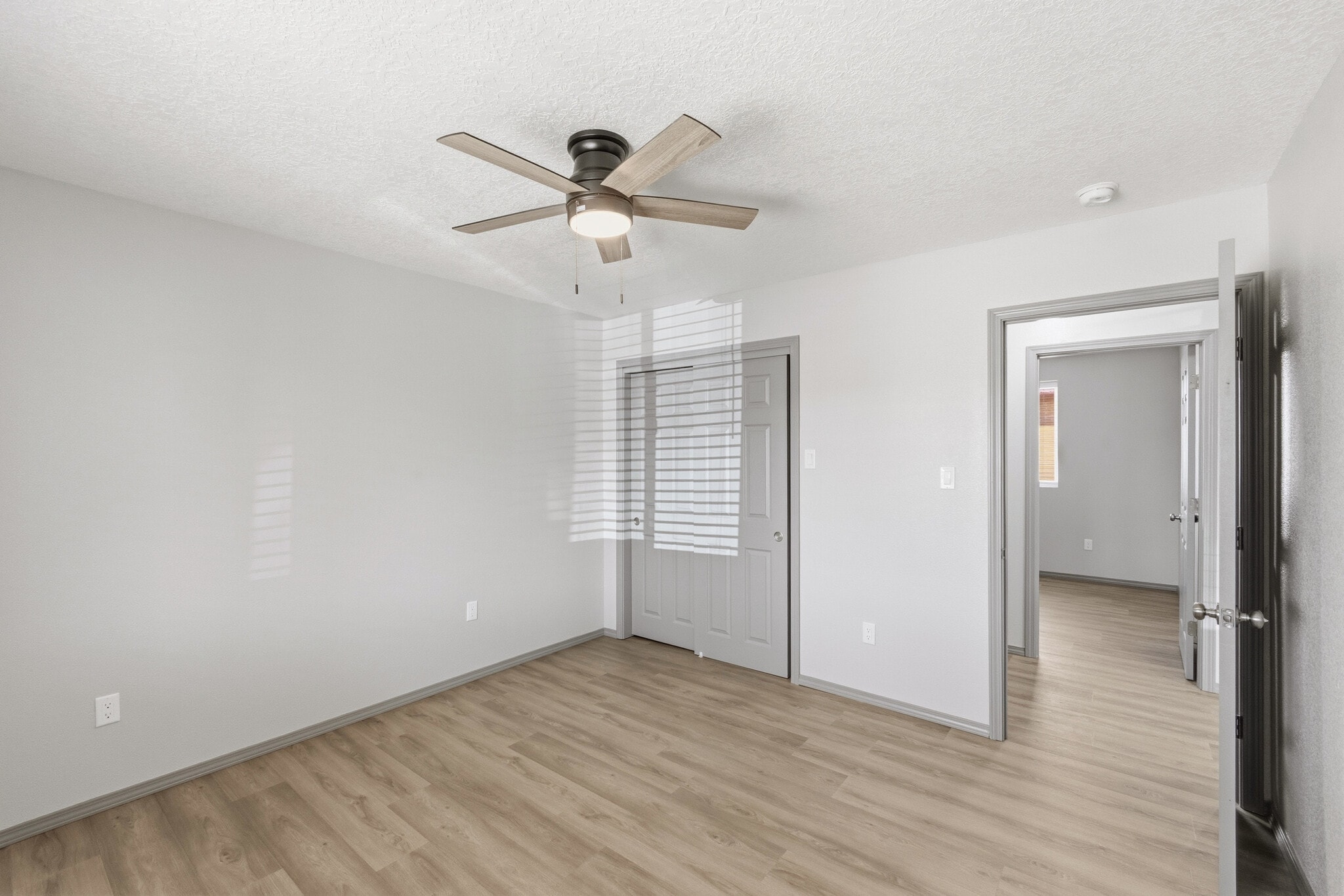 Building Photo - 855 W Castillo Ave