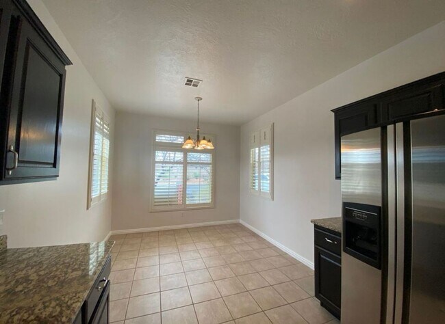 Building Photo - 2428 N Expedition Ln
