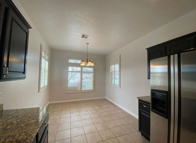 Building Photo - SPACIOUS HOME FOR RENT IN CORAL CANYON