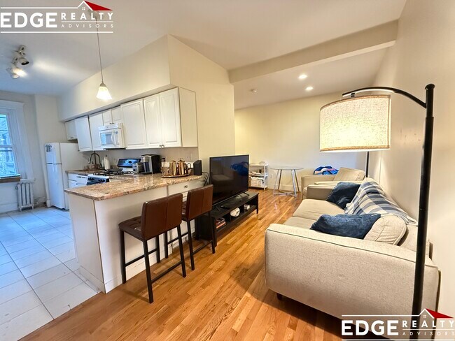 Building Photo - 1868 Commonwealth Ave