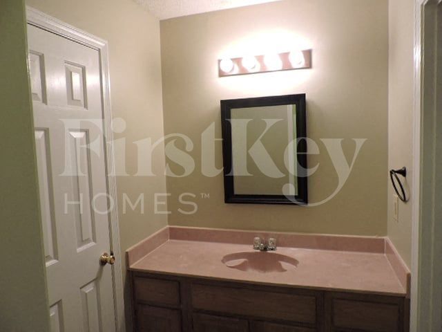 Building Photo - 7098 Maryland Ct