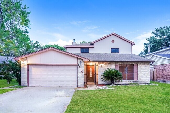 Primary Photo - Spacious Two-Story Home in Houston