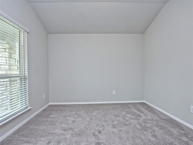 Building Photo - 21310 Mt View Dr
