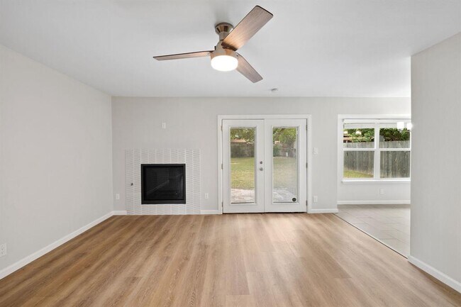 Building Photo - 1100 Red Cliff Dr