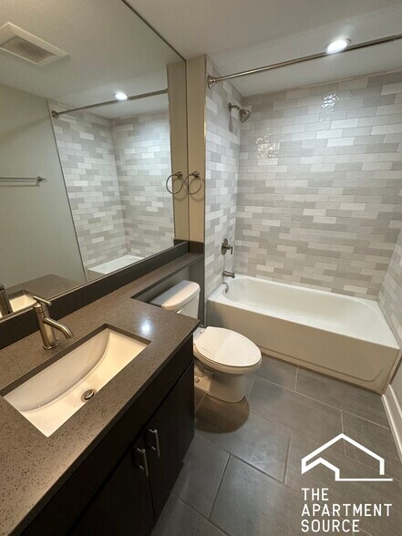 Building Photo - 918 Crain St