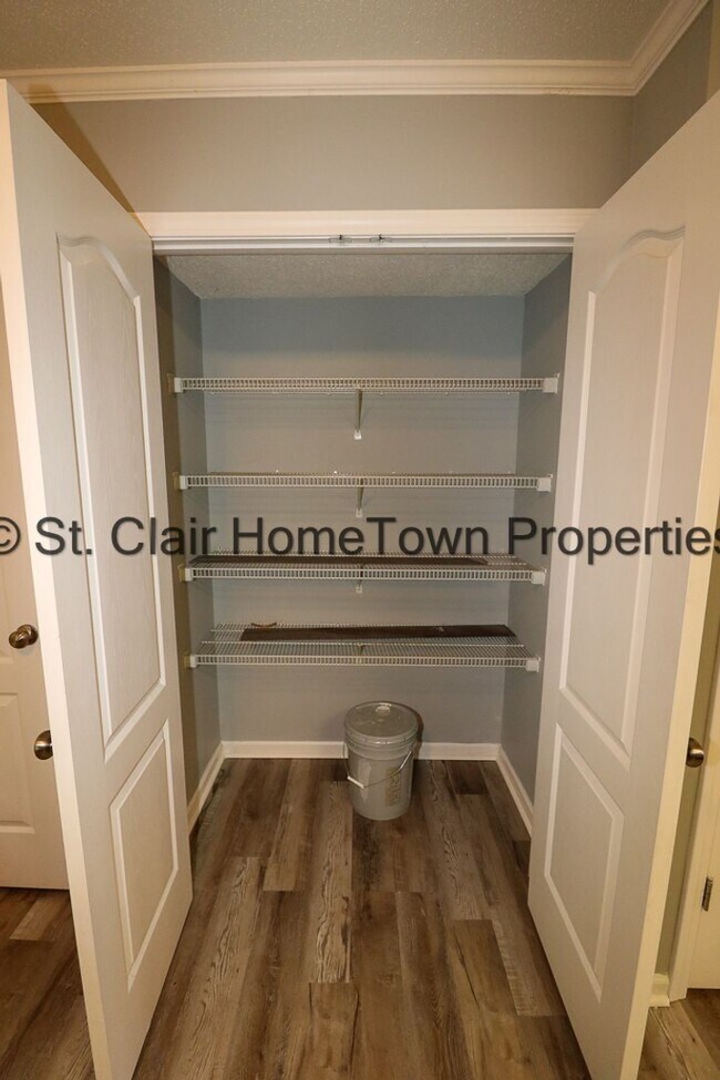 Building Photo - Totally Remodeled Tri-Plex in Lincoln School System