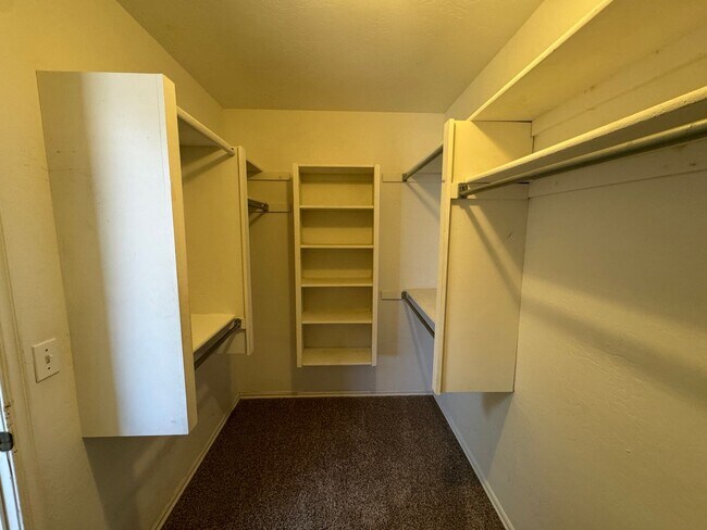 Building Photo - 704 Copperfield Dr