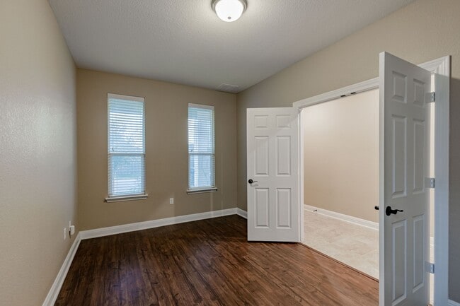 Building Photo - Beautiful 4BR / 2.5BA Home – Walk-In Closet, Covered Deck & Laundry Room