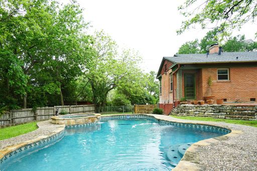 Building Photo - Bel Meade Beauty with Heated Pool and Hot-tub