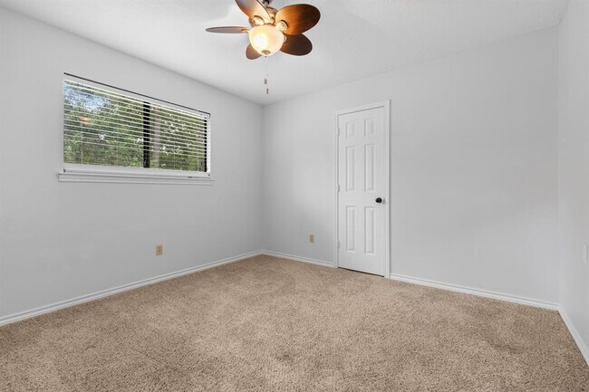 Building Photo - 14 Cascade Springs Pl