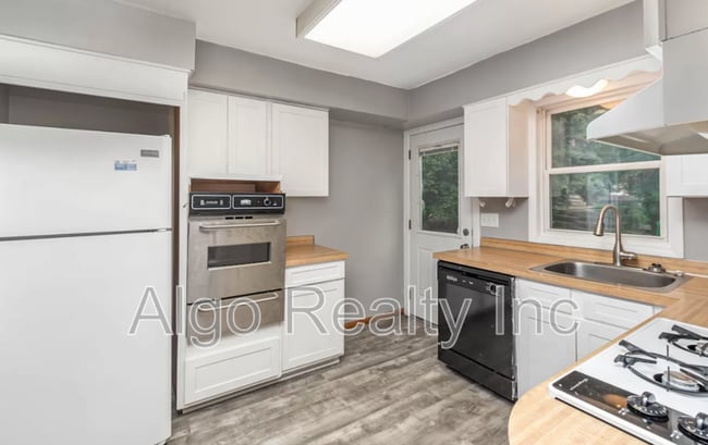 Building Photo - 3620/3630 Louisiana Avenue North - 3620