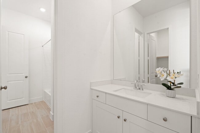 Building Photo - 31039 Vintage Crk Ln