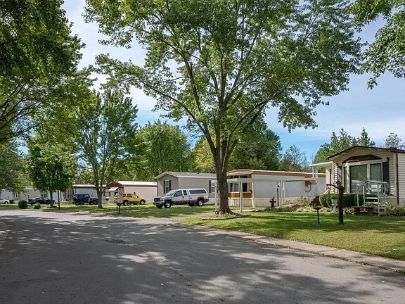 Building Photo - 2331 Wellington Green Dr