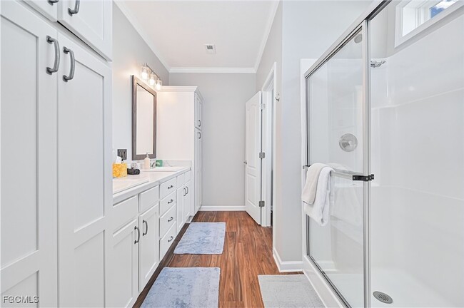 Building Photo - 3524 Fifth Ave