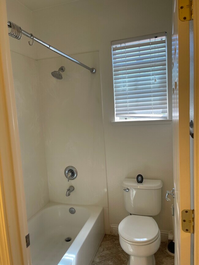 Building Photo - 171 Vista Cove Cir