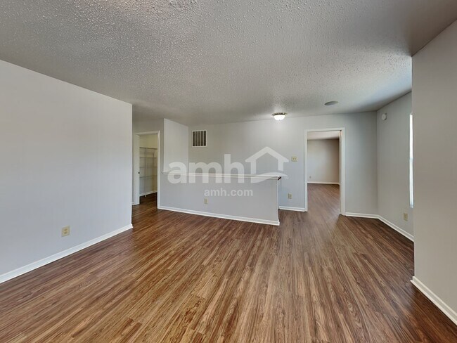 Building Photo - 1313 Central Park Dr