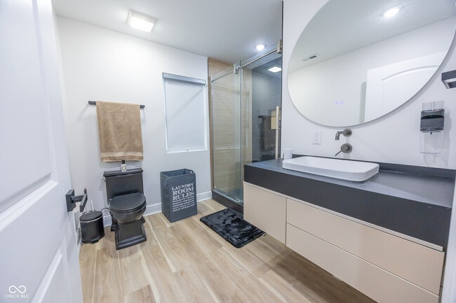 Building Photo - 7980 Royal Ave