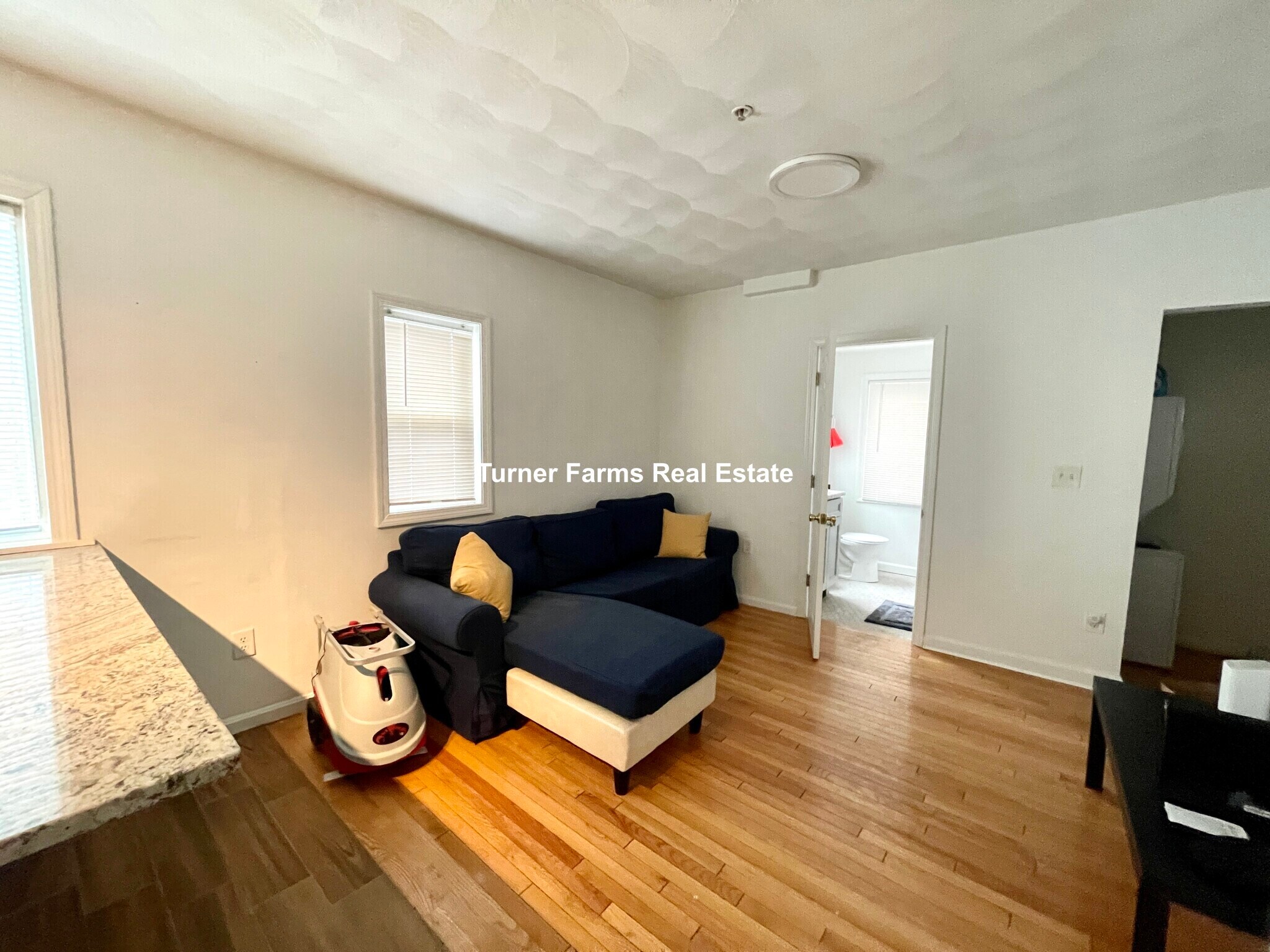 Building Photo - 48 Derby St