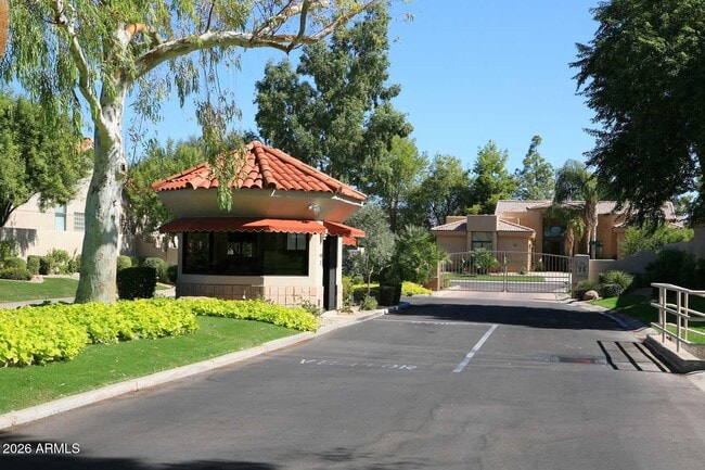 Building Photo - 8334 E Jenan Dr