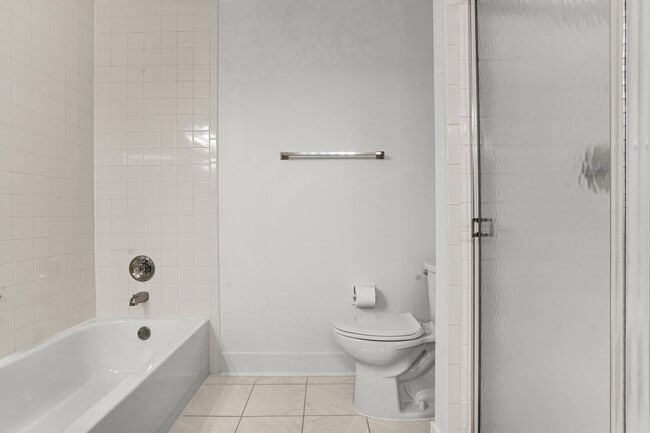 Building Photo - 133 White Branch Ct S