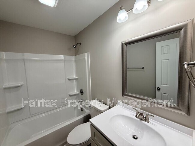 Building Photo - 2416 Owen St