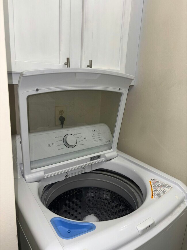 Building Photo - 110 Heywood Rd