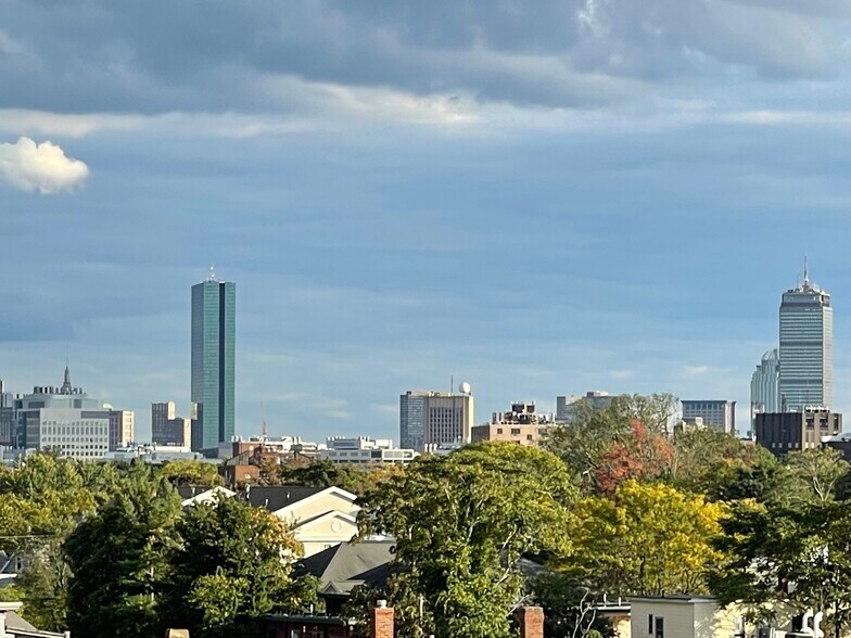 Building Photo - 11 Craigie St