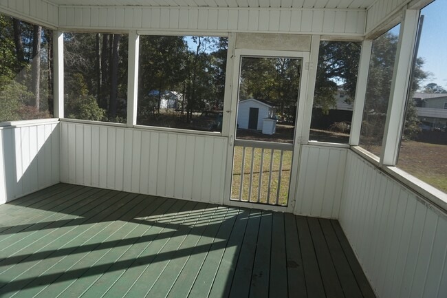 Building Photo - 937 St Johns Church Rd