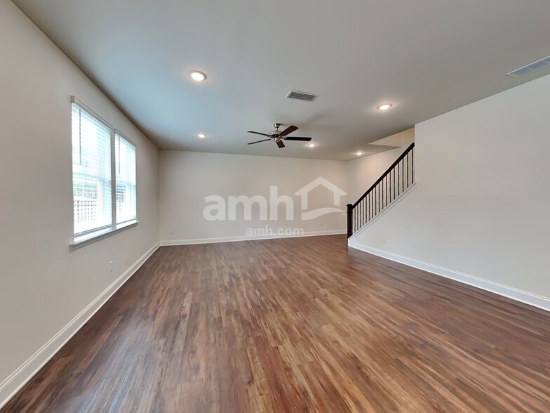Building Photo - 1401 Alcovy Rd SE