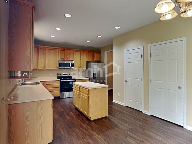 Building Photo - 453 Dakota Run