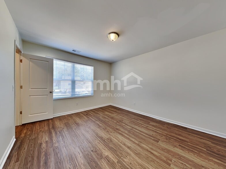 Building Photo - 168 Orion Way