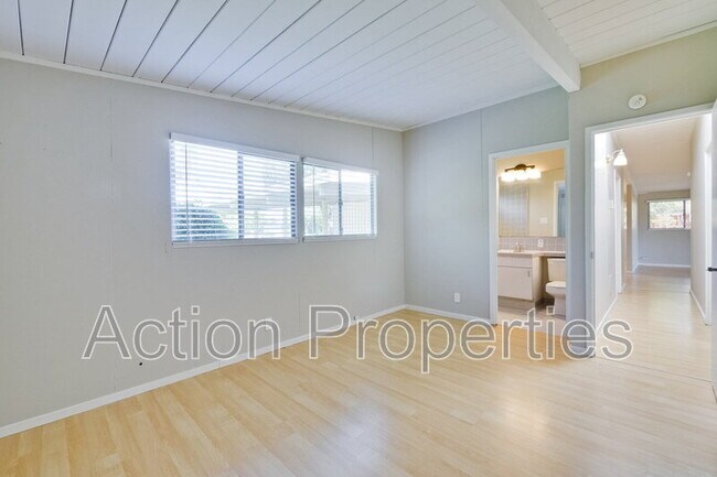 Building Photo - 3974 Duncan Pl