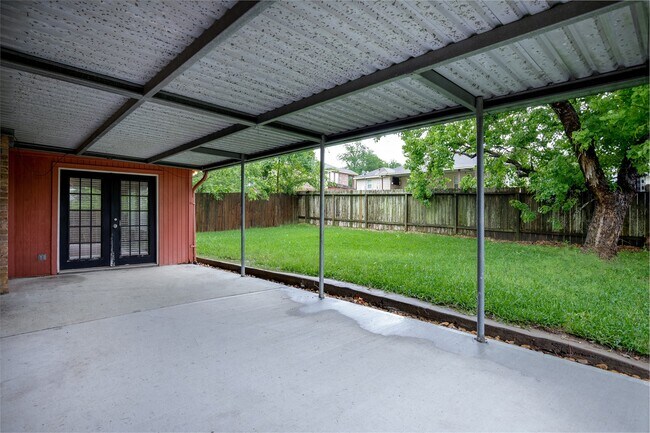 Building Photo - 13215 Lake Breeze Ln