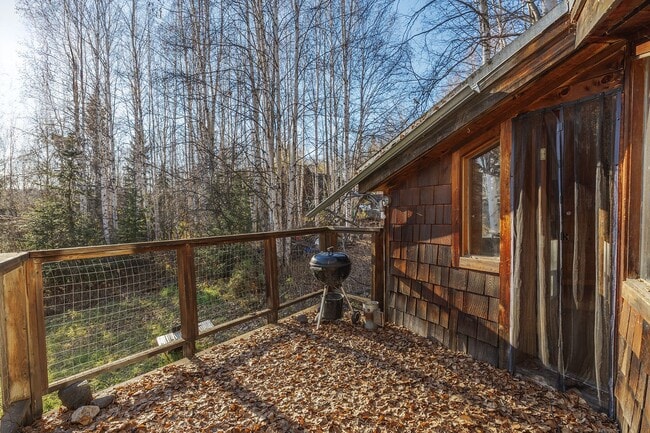 Building Photo - Cozy 2 Bedroom, 1 Bath, With a great Location!