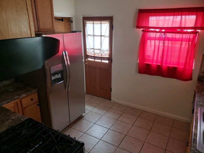 Building Photo - BEAUTIFUL THREE BEDROOM HOME FOR RENT!