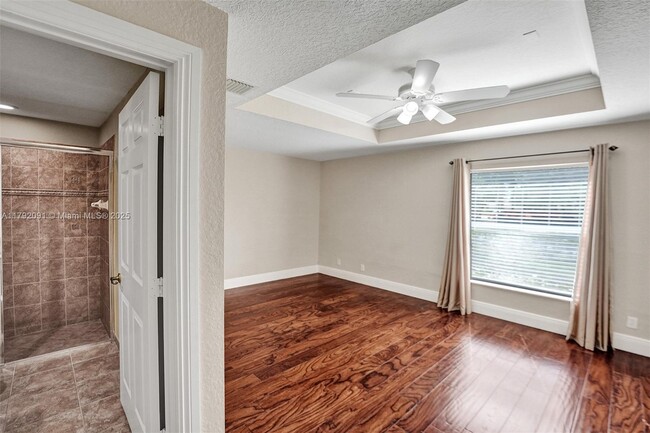 Building Photo - 7607 NW 127th Manor