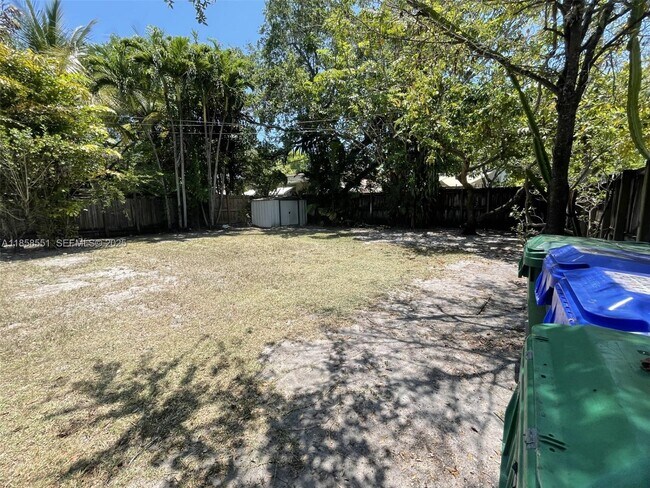 Building Photo - 500 NE 70th St