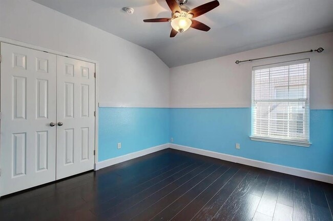 Building Photo - 4208 Rolling Water Dr