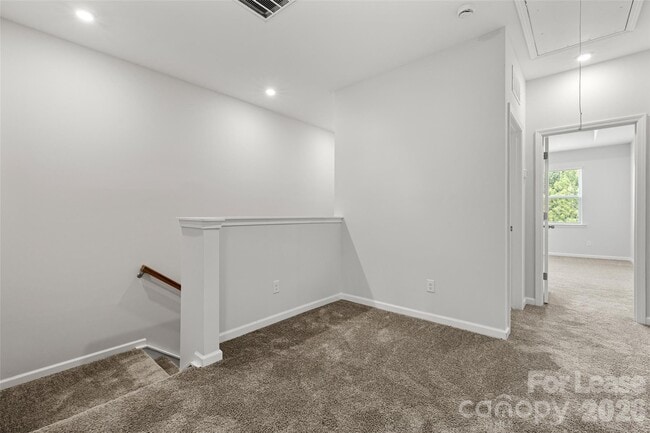 Building Photo - 6985 Waterstone Dr