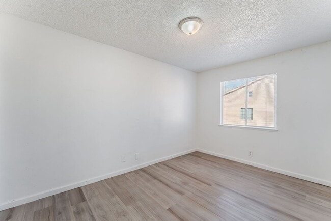 Building Photo - Upgraded 3 Bedroom Unit Near Air Force Base!
