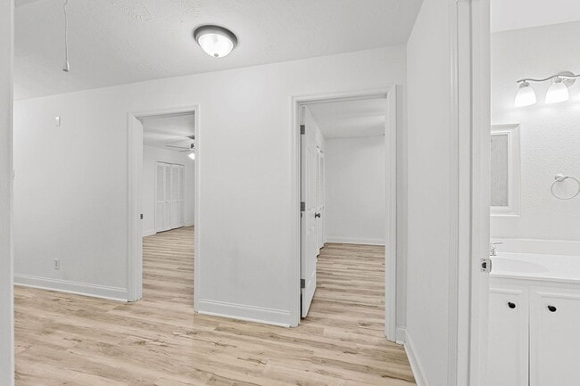 Building Photo - 1306 Dominica Dr