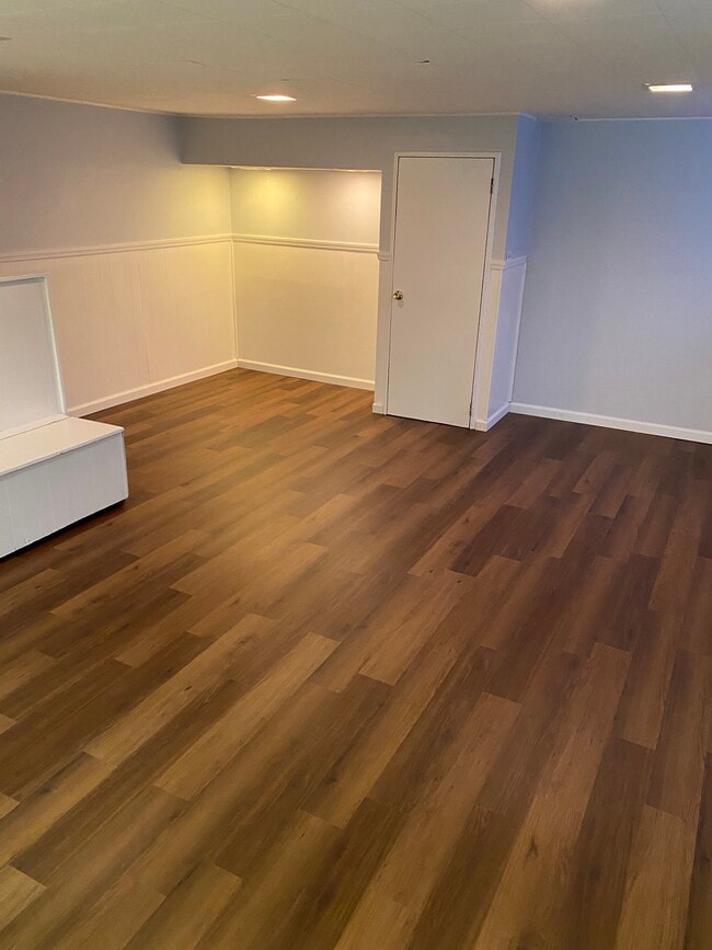 Building Photo - 1128 Lanette Dr