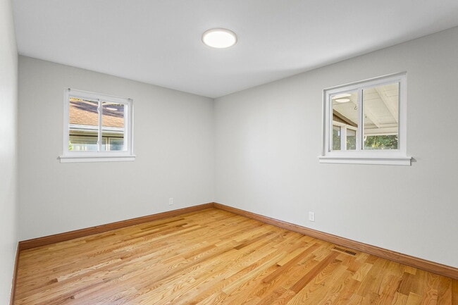 Building Photo - 1307 Highridge Pkwy